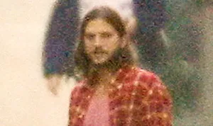 1321623324_ashton kutcher 178