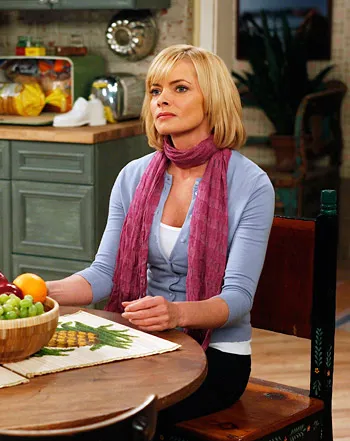 1321979424_katie finneran jaime pressly 441