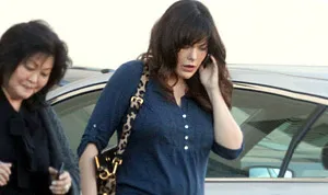 1322062585_lindsay price 300