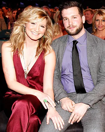 1322510264_jennifer nettles married vert