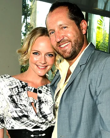 1322595801_marley shelton 441