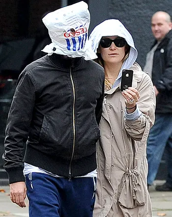 1322853632_matt bellamy kate hudson 441