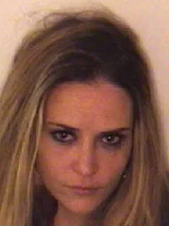 1322933111_brooke mueller b