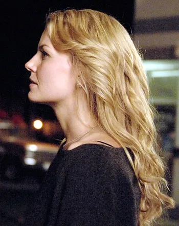 1323207187_jennifer morrison 441