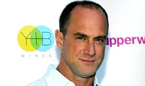 1323872235_chris meloni 178