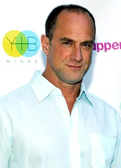 1323872235_chris meloni 240