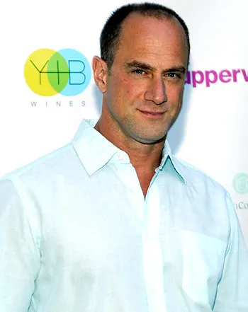 1323872235_chris meloni 441