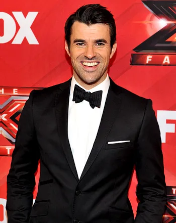 1324660636_steve jones 350