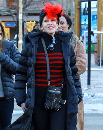 1325709976_melanie griffith 350