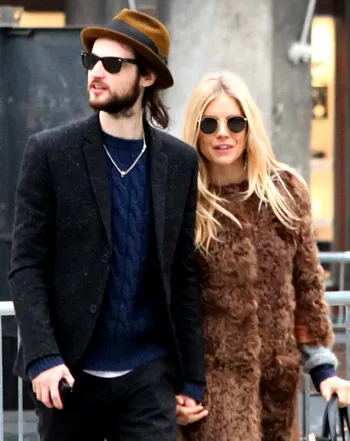1325784960_sienna miller tom sturridge 441