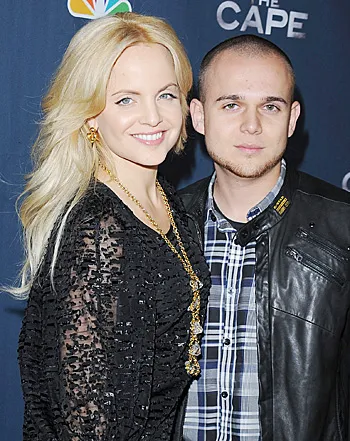 1326497589_mena suvari sestito divorce_2