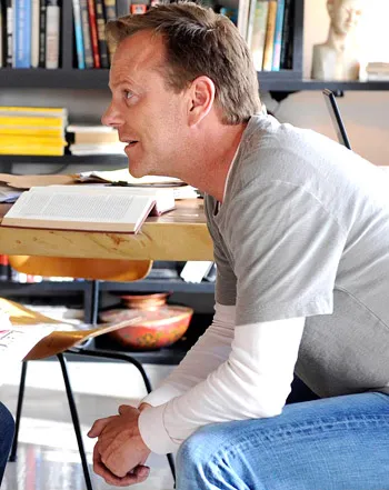 1326822532_kiefer sutherland 441