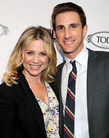 1326830617_jessica capshaw 441