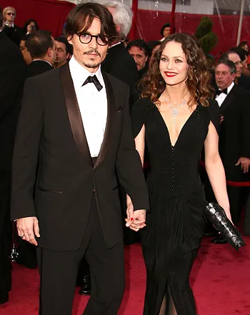 1327503539_johnny depp vanessa paradis 350