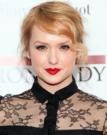 1327622698_kaylee defer 441