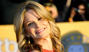 1327943589_kyra sedgwick 178