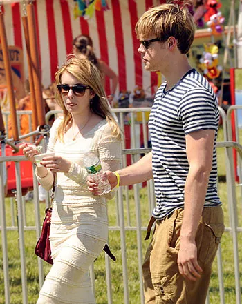 1328033026_emma roberts chord overstreet 340