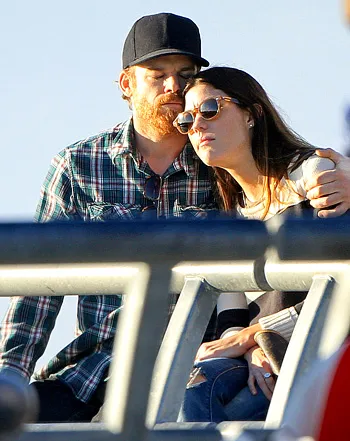 1328812684_michael c hall jennifer carpenter 441