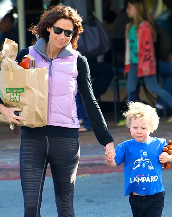 1329833977_minnie driver 441