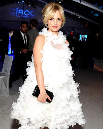 1330725374_mena suvari 441