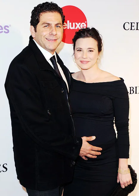 1331071119_linda cardellini steven rodriguez lg