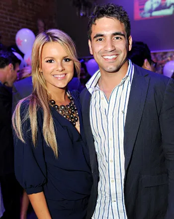 1331213039_ali fedotowsky roberto martinez 441