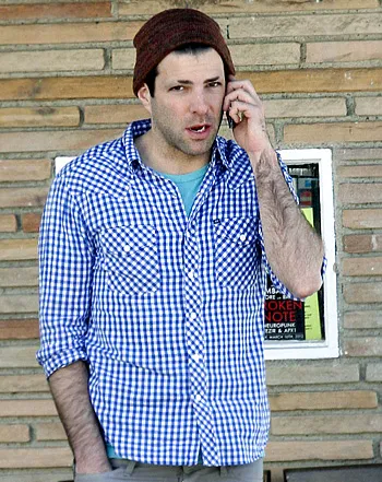 1331300559_zachary quinto 441