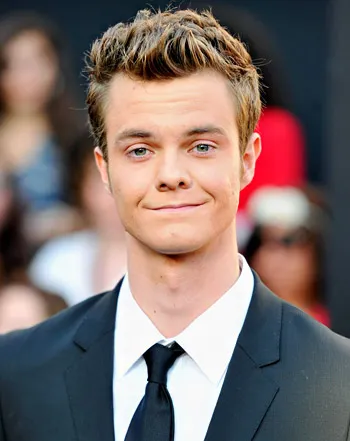 1331669521_jack quaid 441