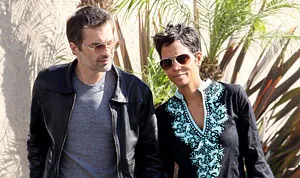 1331680480_halle berry olivier martinez 178