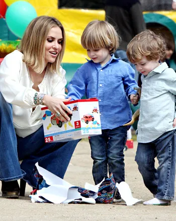 1331834548_brooke mueller bob max 441