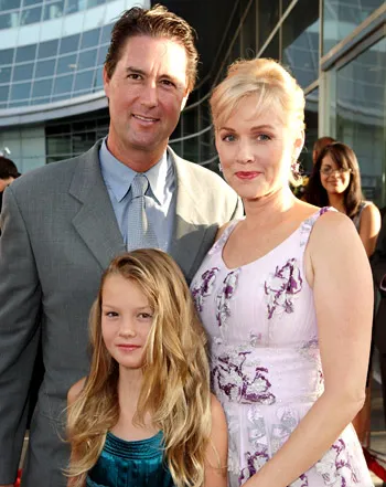 1332279883_penelope ann miller james huggins 441