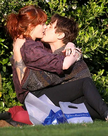 1332782871_florence welch 350