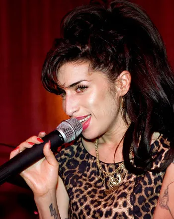 1333024600_amy winehouse 441