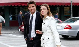 1333039960_david boreanz emily deschanel bones 178