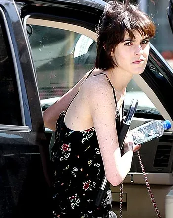 1333648752_ali lohan 350