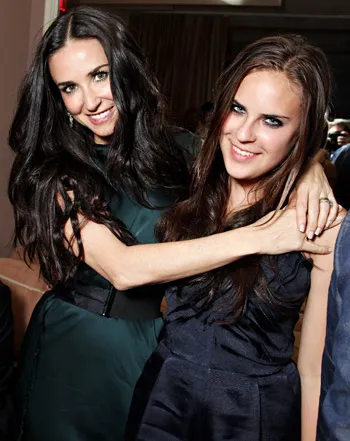 1334079060_demi moore tallulah willis 441