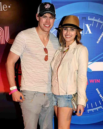 1334597560_chord overstreet emma roberts 441