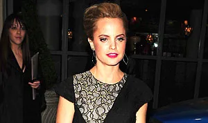 1334674709_mena suvari 300