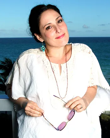 1334693599_ricki lake 441