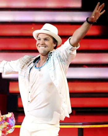 1334758110_gavin degraw 441