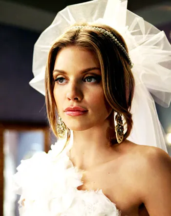1334933679_annalynne mccord 441