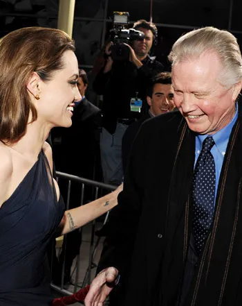1335195601_angelina jolie jon voight 441