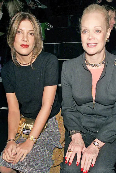 1335835501_feuds 10 tori candy spelling 560