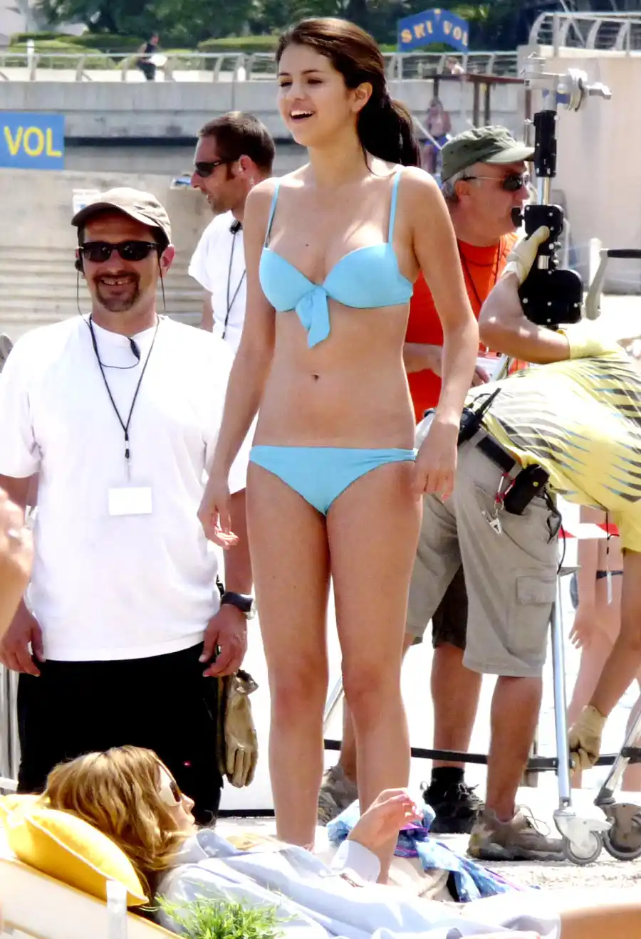 1336659034_selena gomez zoom