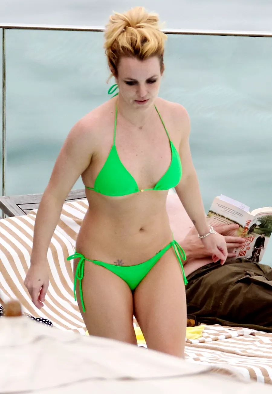 1336660472_britney spears zoom