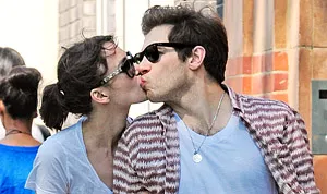 1338216960_keira knightley james righton 178