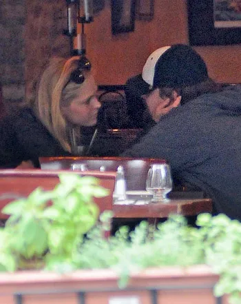 1339507703_erin heatherton leonardo dicaprio 441