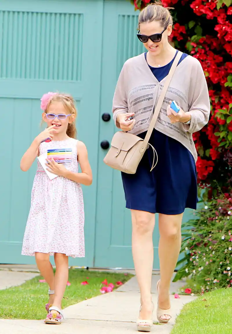 1340044539_jennifer garner violet affleck zoom