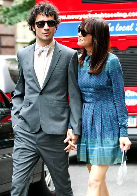 1341846472_kristen wiig fabrizio moretti lg