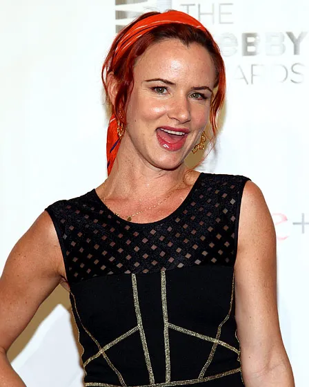1341950442_juliette lewis